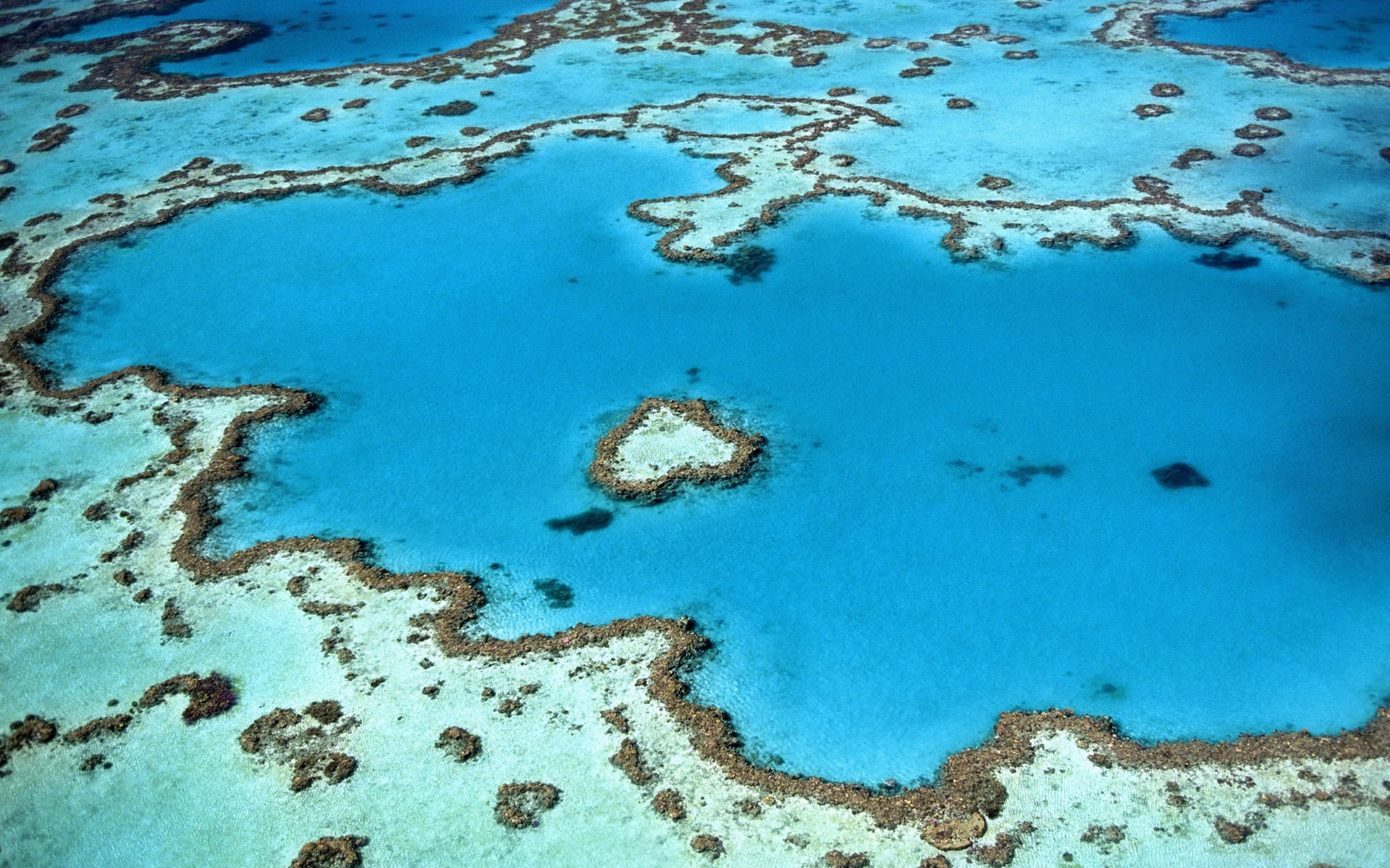 Aerial view of Hardy Reef TJB Yachting destination