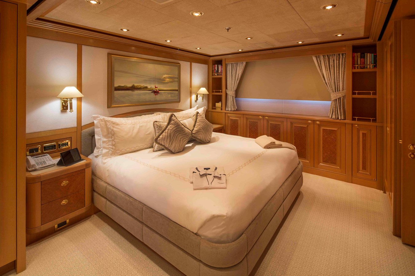 LAUREL 240'/73.15m Delta 2006/2014 Motor Yacht: Guest Stateroom