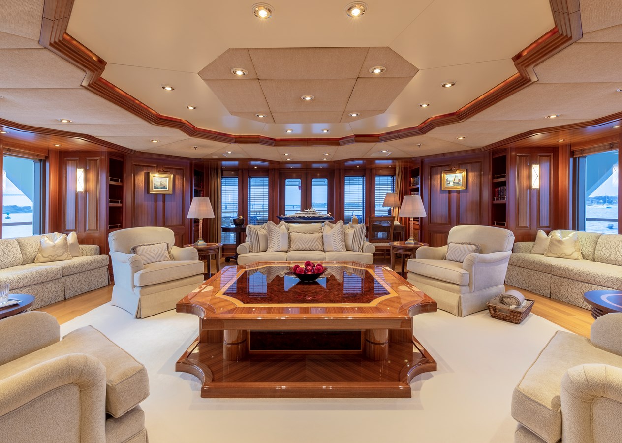 LAUREL 240'/73.15m Delta 2006/2014 Motor Yacht: Main Salon