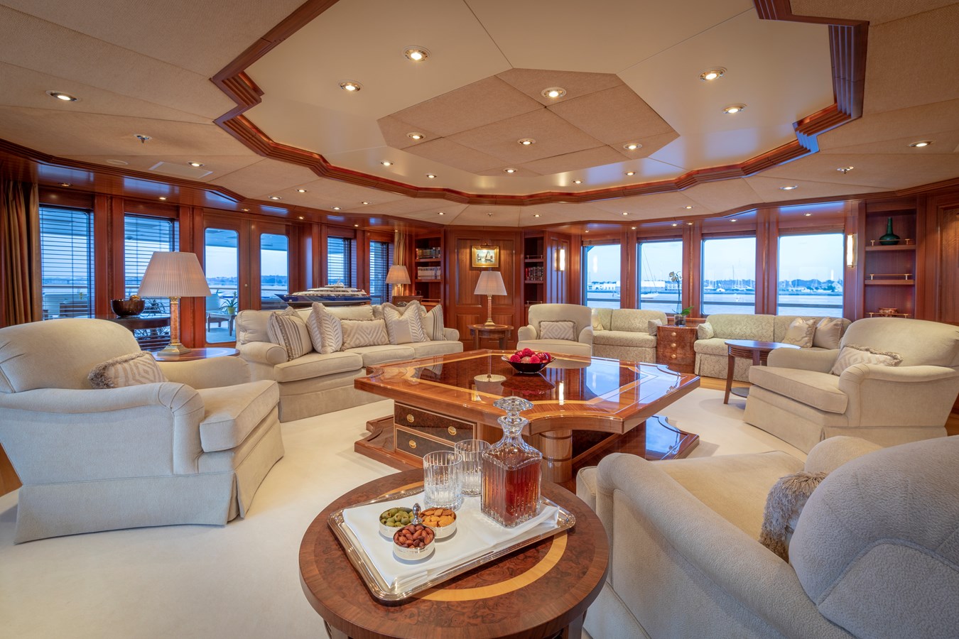 LAUREL 240'/73.15m Delta 2006/2014 Motor Yacht: Main Salon