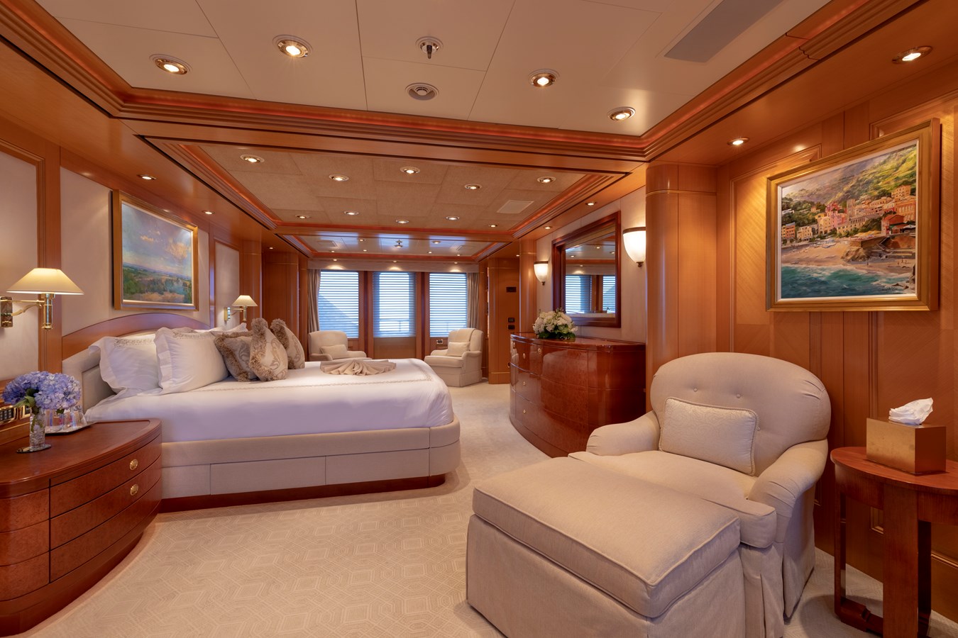 LAUREL 240'/73.15m Delta 2006/2014 Motor Yacht: Master Stateroom