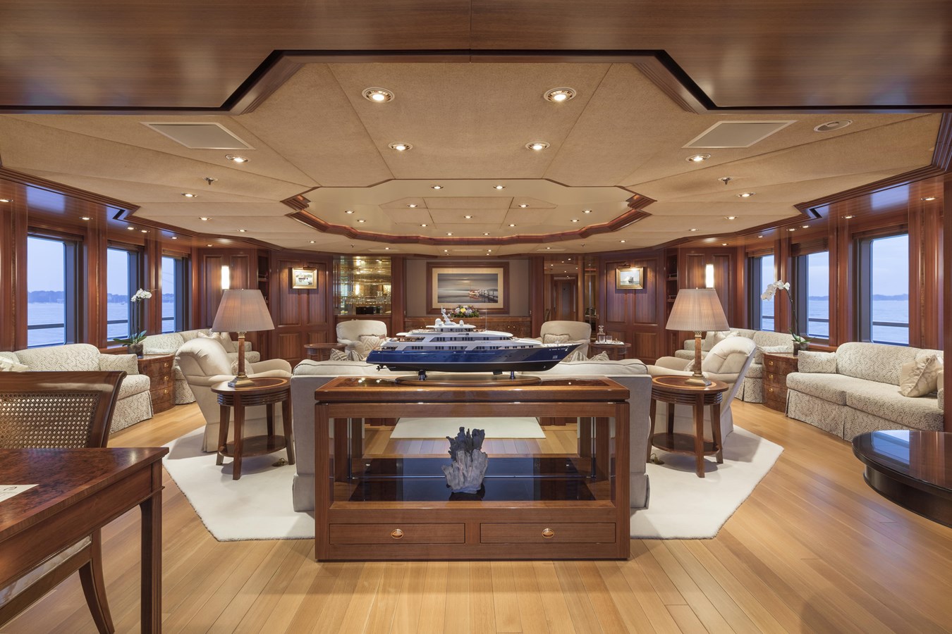 LAUREL 240'/73.15m Delta 2006/2014 Motor Yacht: Main Salon